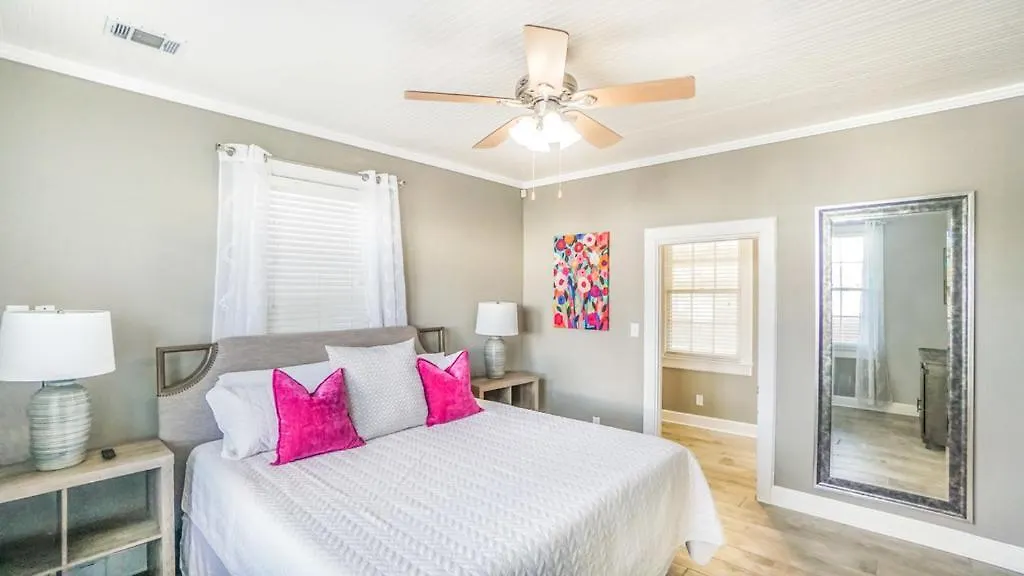 Sun Swept - 1B Downtown Pensacola Home Holiday home