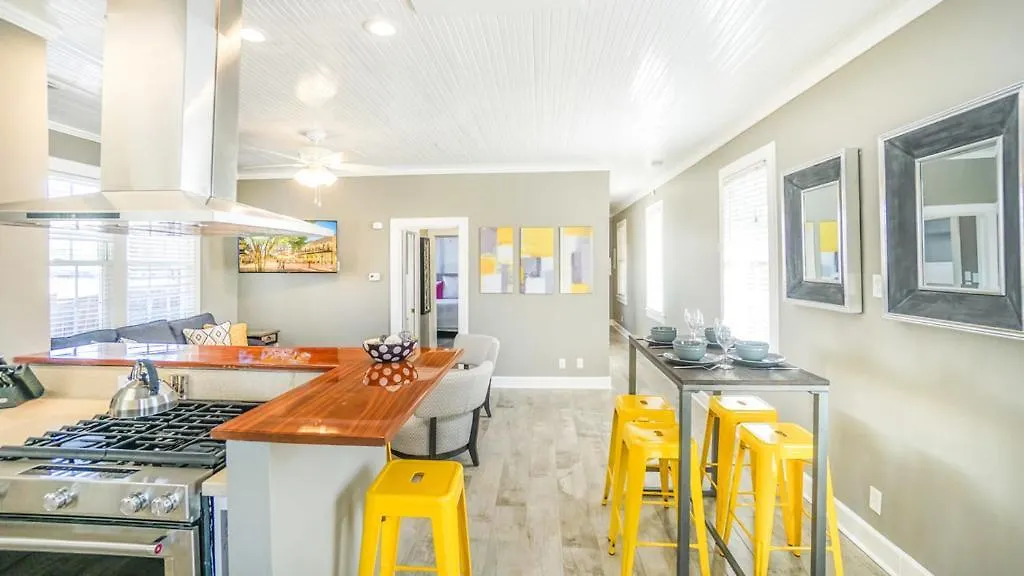 Sun Swept - 1B Downtown Pensacola Home
