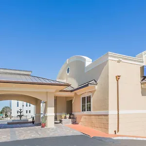 Days By Wyndham - Historic Downtown Hotel